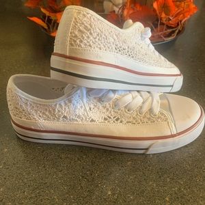 Cute white canvas tennis shoes. NWOT